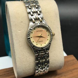 Vintage Japona Ladies Quartz Wristwatch with Stainless Steel Band and New Batter